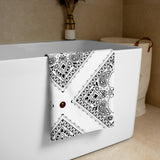 VKD Towel - Lovely Paisley (White)